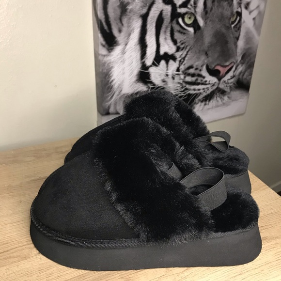 Platform Fuzzy Slip On Sandals - Picture 2 of 4